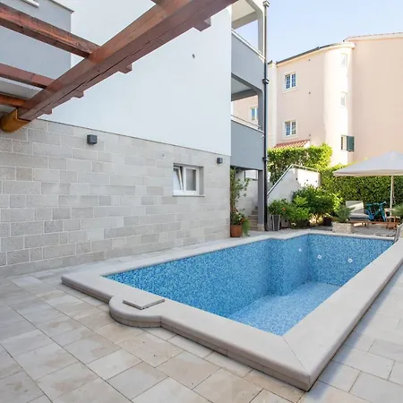 Padre Apartment Podstrana